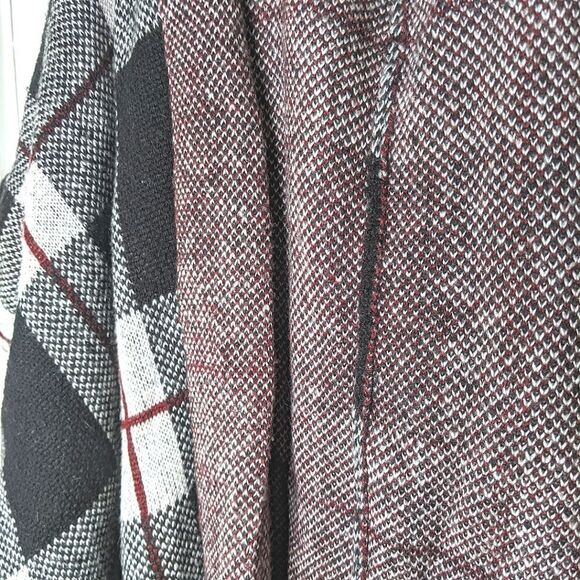 Mossimo Supply Co Black And Red Plaid Acrylic Hooded Open Poncho size S/M - Picture 5 of 8